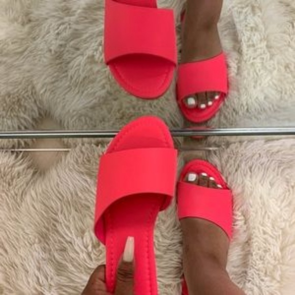 "CeCe" Slides- Neon Pink - Picture 3 of 4